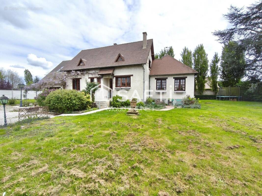 Photo 1 - Maison à HOUDAN