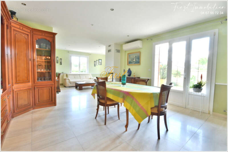 Entre Montpellier et Nimes , sur la commune de GALARGUES Villa F5 ( 4 chambres) sur 1250 m2 + piscine - photo 4