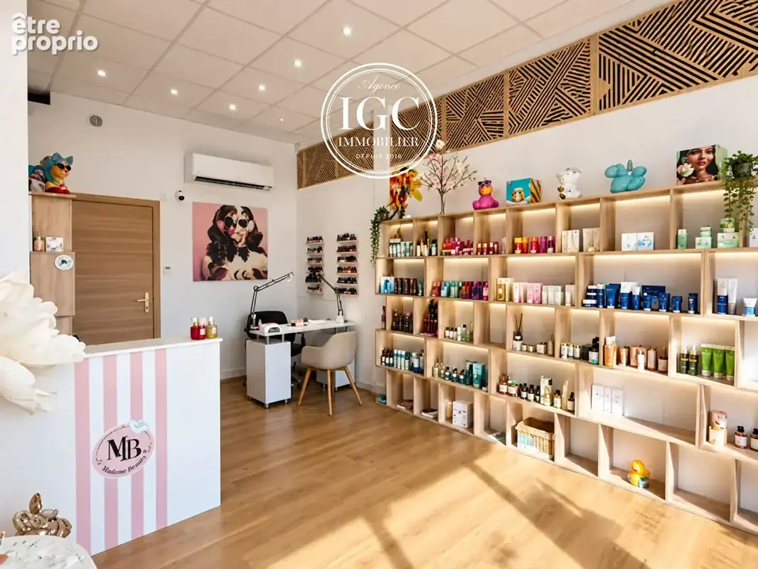 Local commercial - carry le rouet - 43 m² - centre ville - photo 2