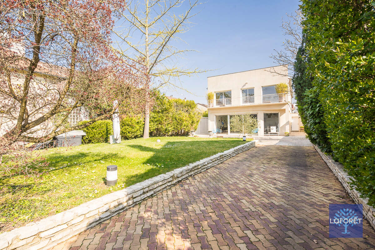 Maison à LES PAVILLONS-SOUS-BOIS