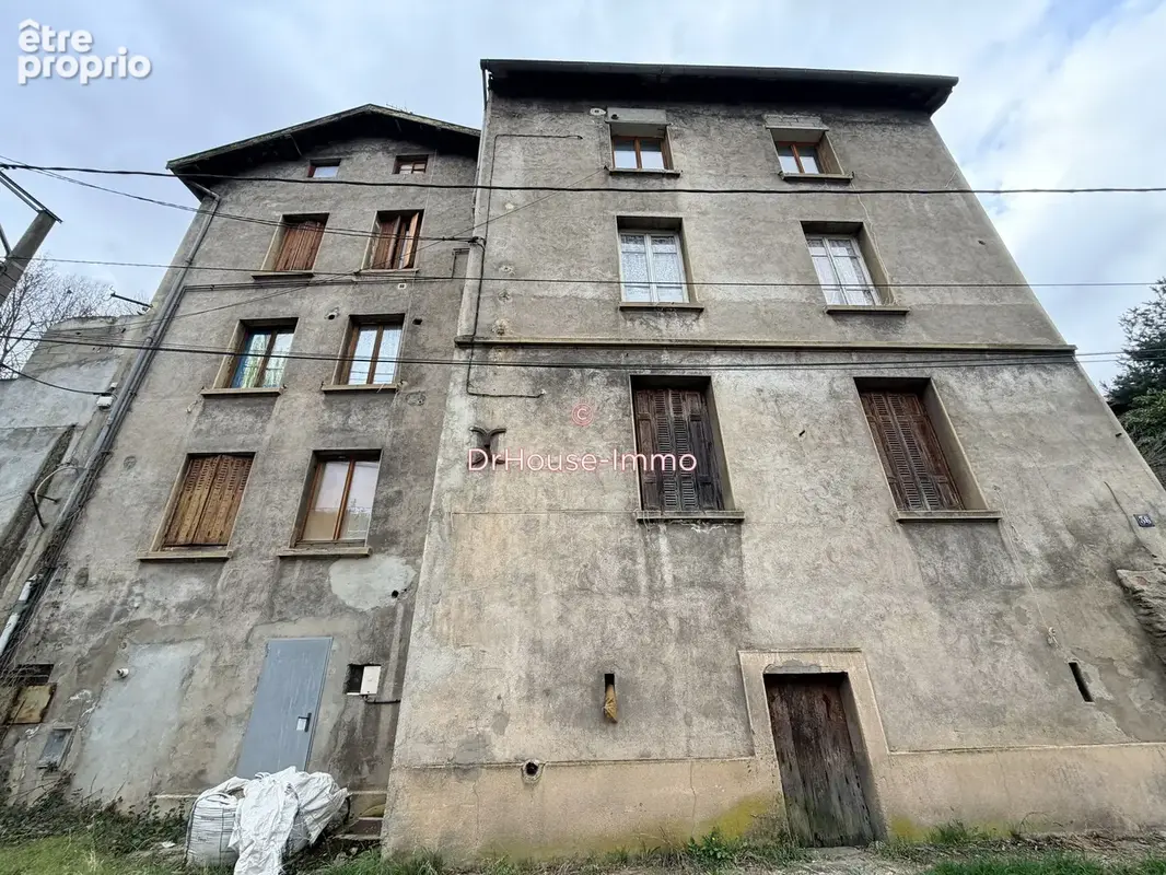 Maison 9 pièces 261 m² à vendre à Saint-Etienne (42100) - photo 2