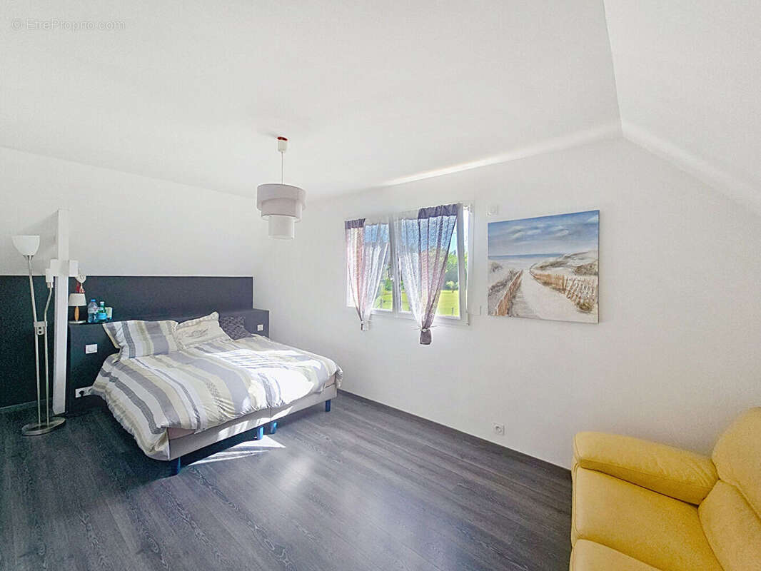TROUVILLE SUR MER - Maison contemporaine de 6 pièces - photo 6