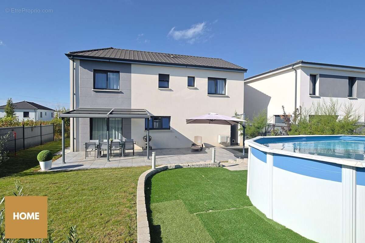 Piscine hors-sol - Maison à SEICHAMPS