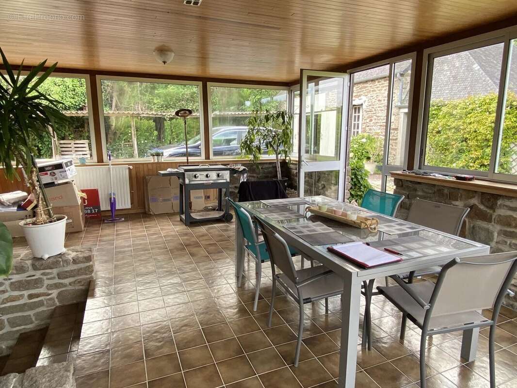 Maison à PONT-MELVEZ