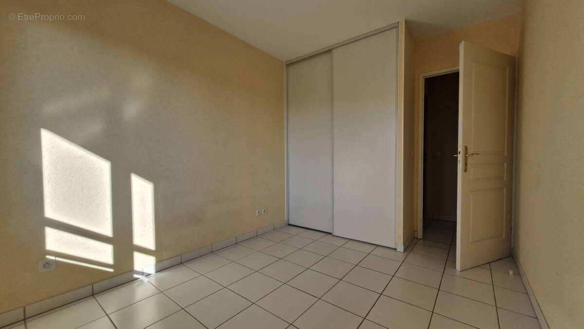 Appartement à PRINGY