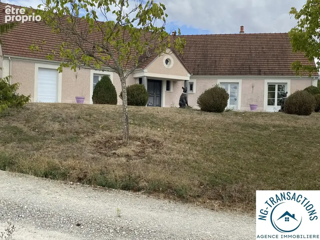 Belle maison de plain-pied avec une vue panoramique sur la campagne. - photo 3