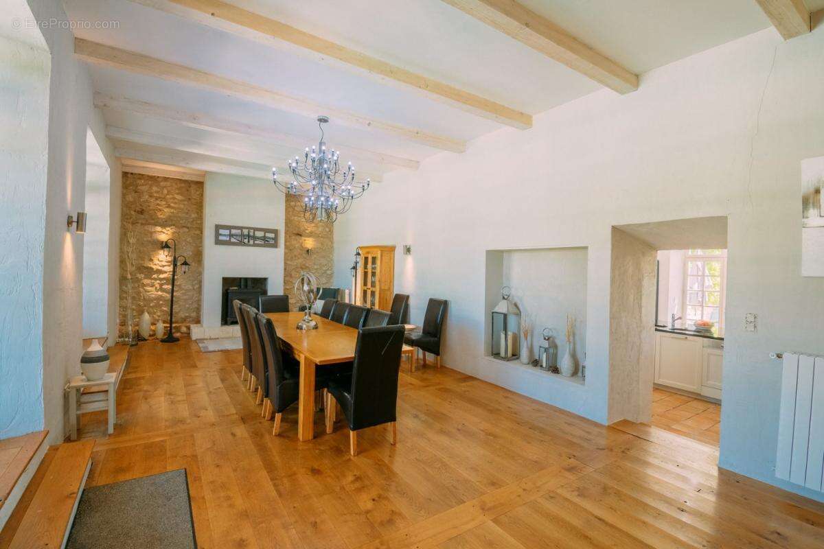 Maison à CAHUZAC-SUR-VERE