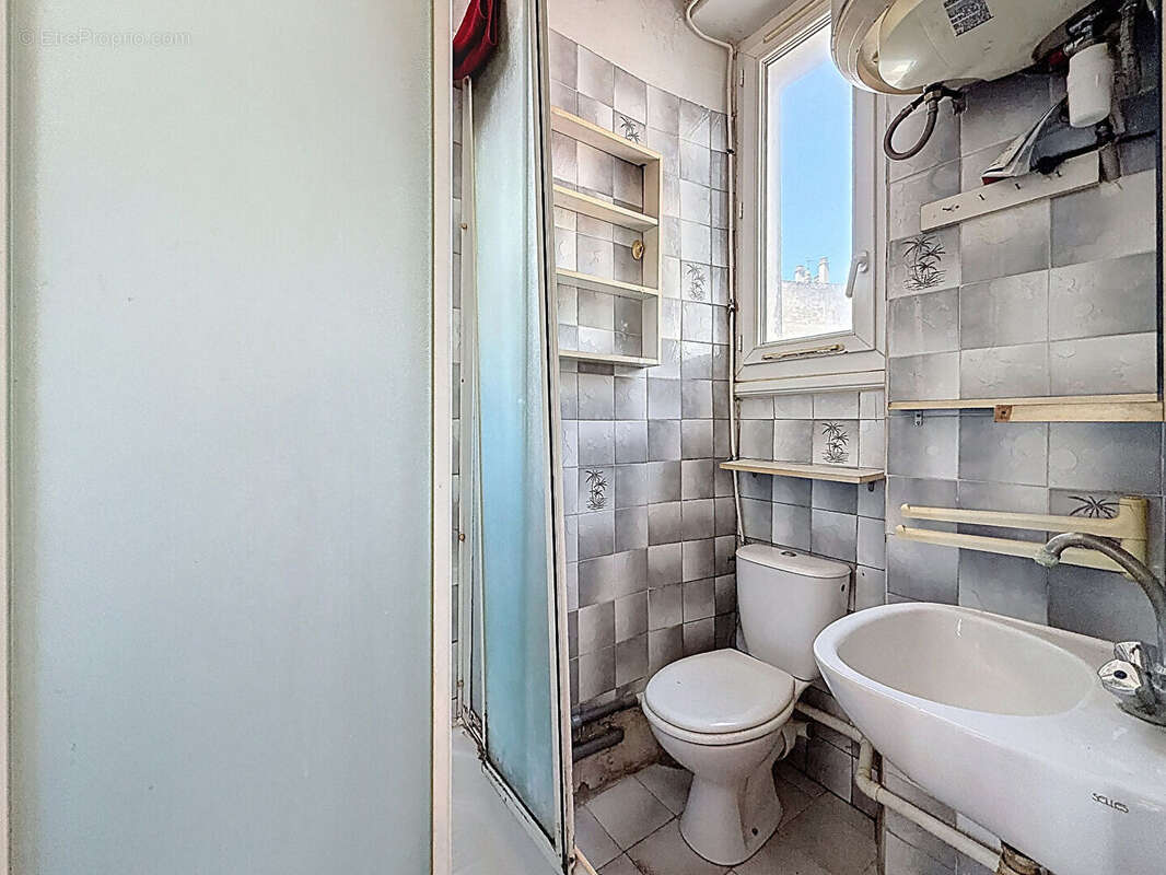 Appartement à MARSEILLE-4E