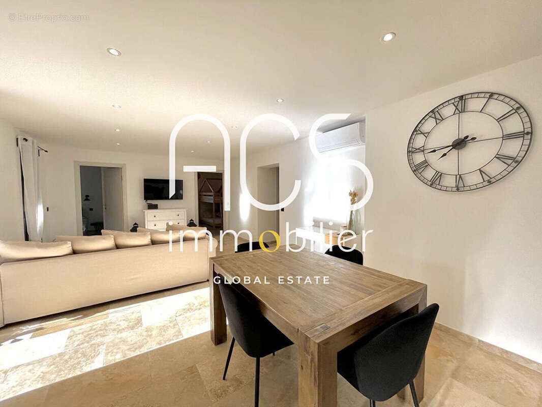 Appartement à MOUGINS