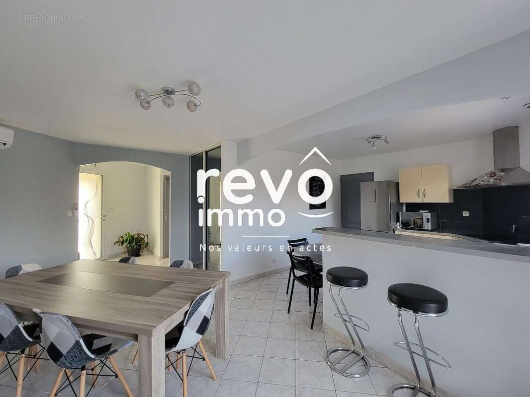 Maison à SAINT-PIERRE-MONTLIMART