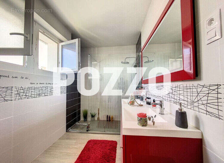 Maison à DONVILLE-LES-BAINS