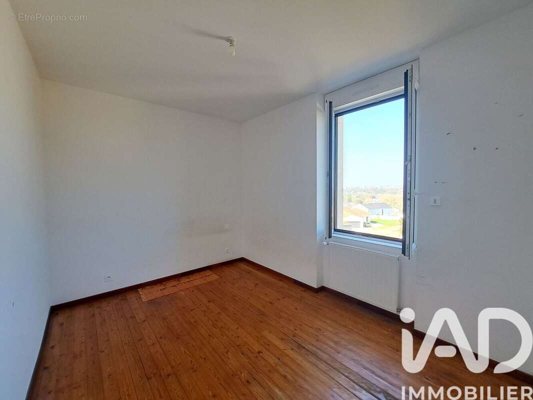 Maison 96 m² à Saint-Jacques-De-Thouars  - photo 5