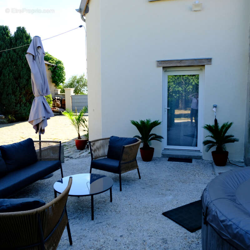 Maison à HOUDAN
