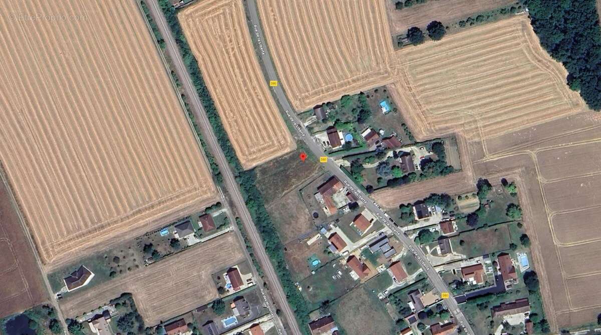 Terrain à CHEMILLY-SUR-YONNE