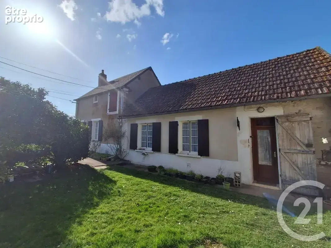 Maison à SOUGERES-EN-PUISAYE