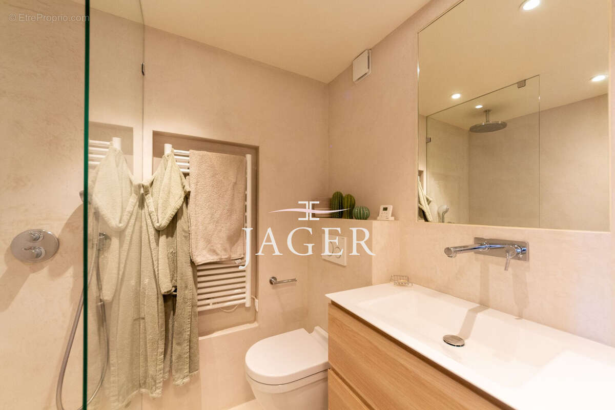 Appartement à COGOLIN