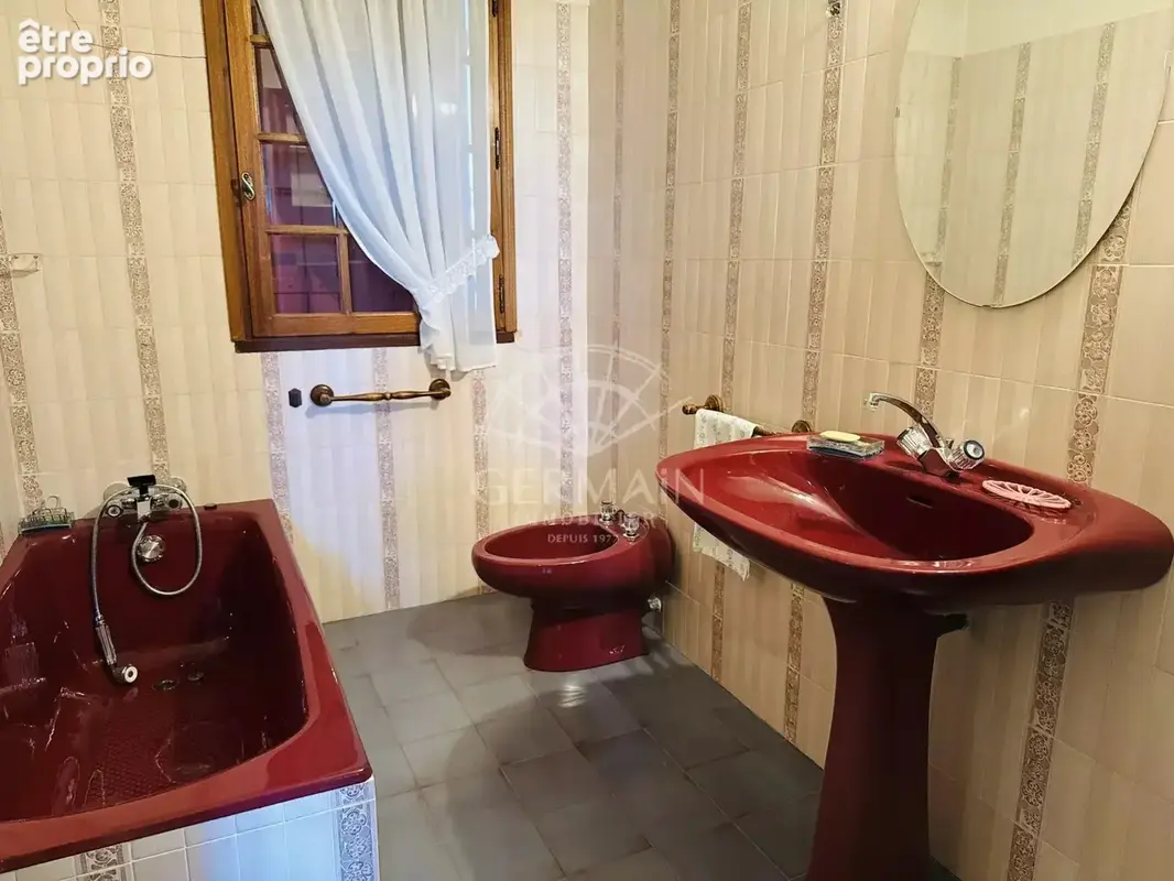 L'Isle-sur-la-Sorgue, à vendre, propriété d’exception d’environ 300 m² avec piscine, pool house et garage - photo 9