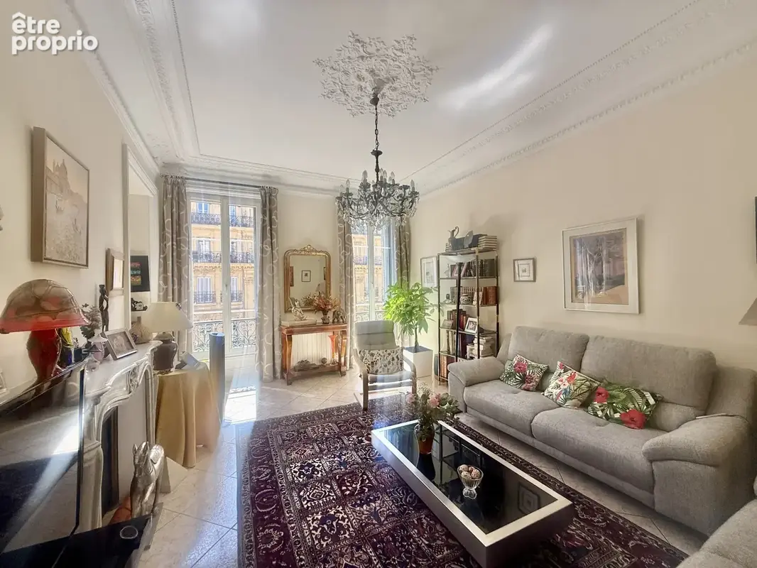 Appartement à MARSEILLE-1E