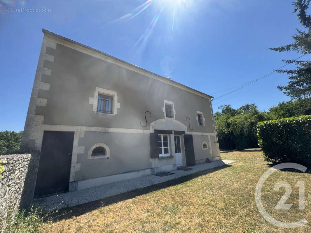 Maison 7 pièces 206 m² à vendre à Etais-La-Sauvin (89480) - photo 13