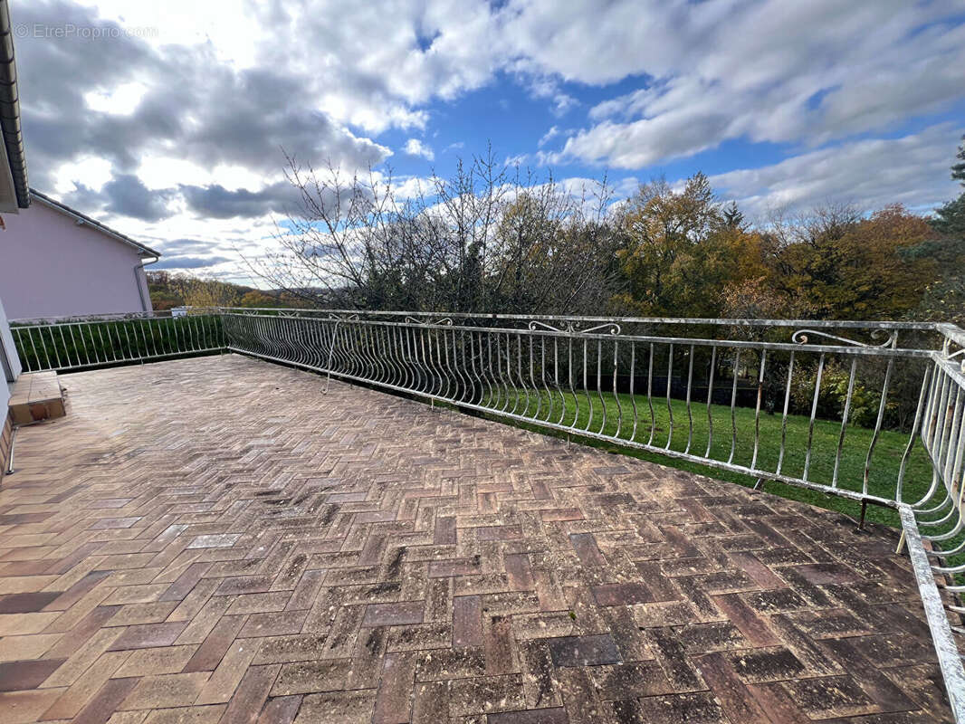 Maison à VELESMES-ESSARTS