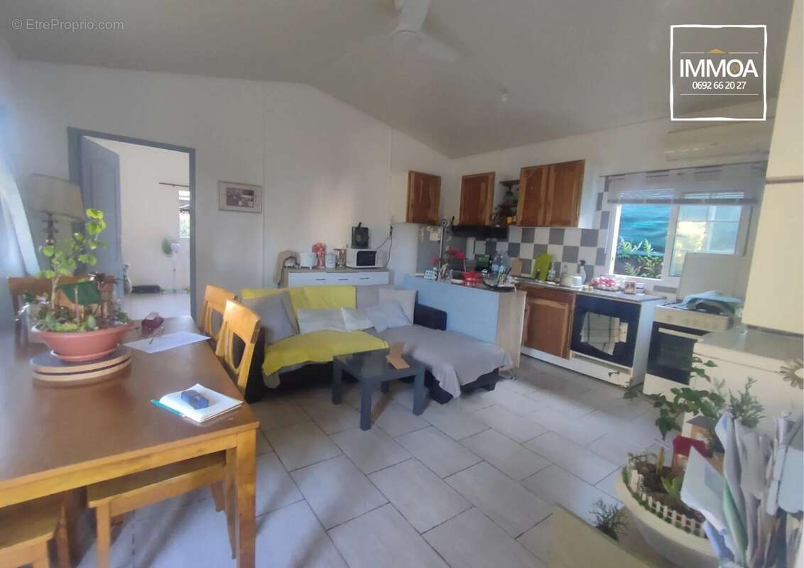 Terrain à SAINT-BENOIT