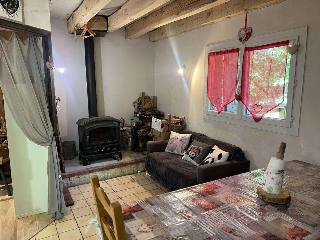 Maison 46 m² à Tarascon-Sur-Ariege  - photo 4