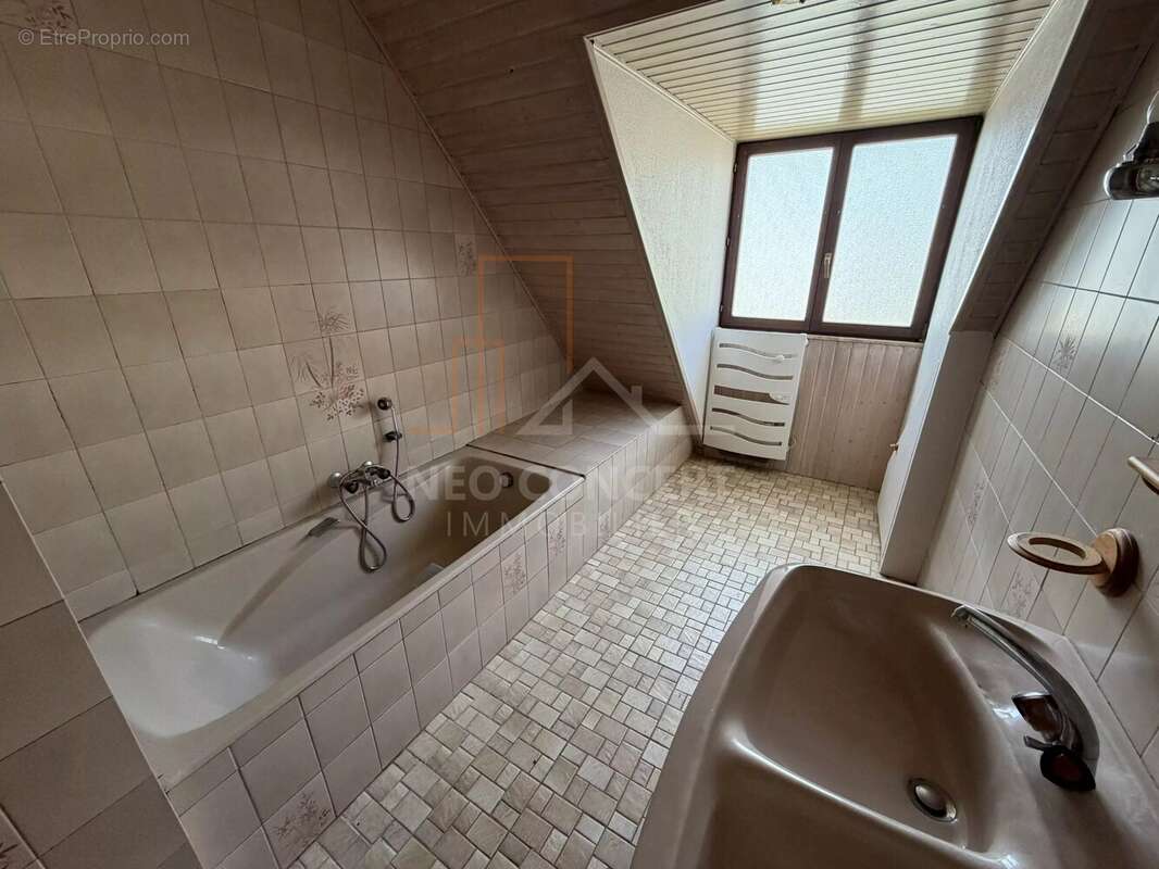 TRUCHTERSHEIM  Maison 5 pièces  160 m² habitables  Terrain de 11 ares Garage et sous-sol - photo 10