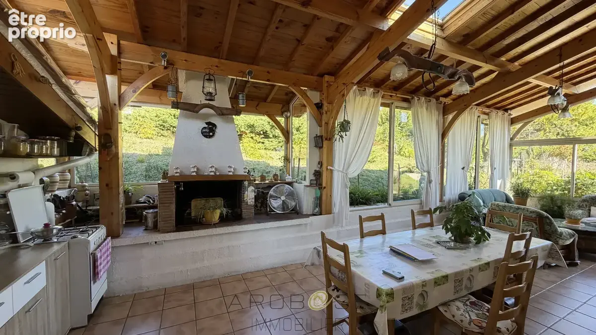 Maison de plain-pied avec piscine et environ 2 hectares - photo 7