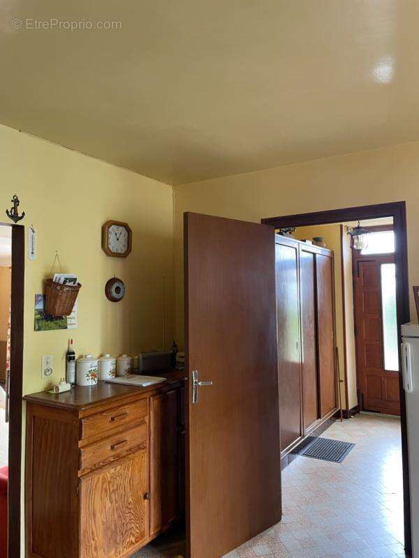 Maison en pierre en bon état avec dépendance 85500€ - photo 3
