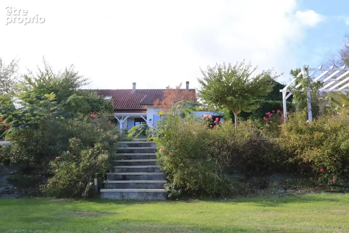 Charmante maison avec 2/3 chambres, grange, grand jardin et piscine. - photo 25