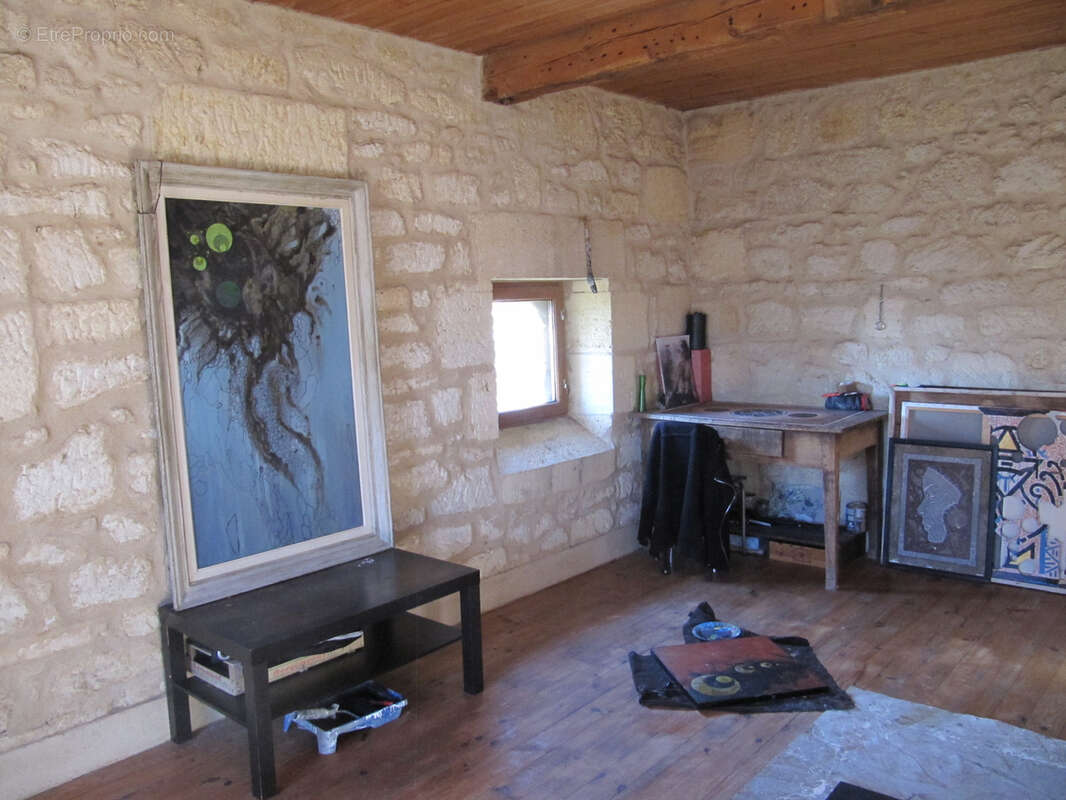 Appartement à PRIGNAC-ET-MARCAMPS