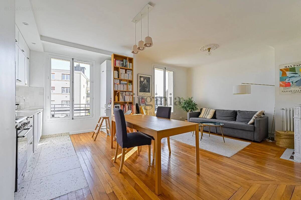 Appartement à CHARENTON-LE-PONT