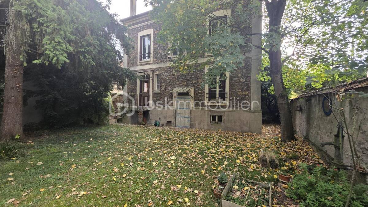 Maison à CORBEIL-ESSONNES