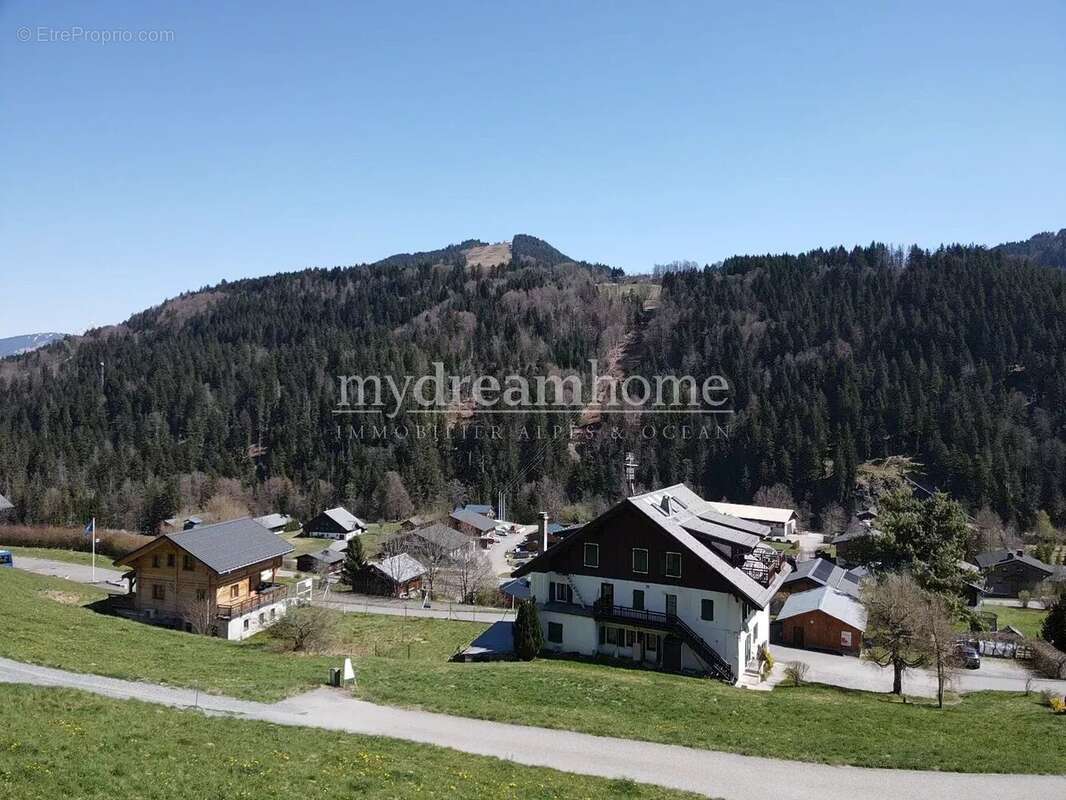 Terrain à SAINT-NICOLAS-LA-CHAPELLE