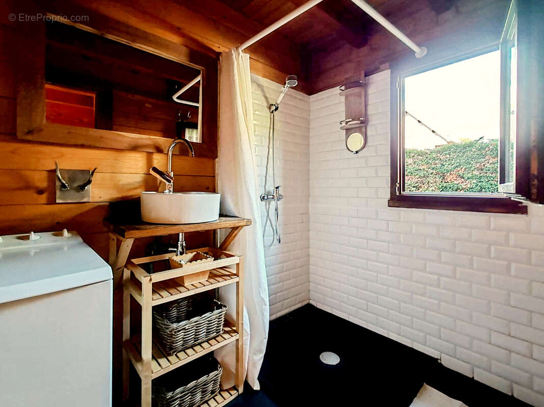 Maison à BESSE-ET-SAINT-ANASTAISE