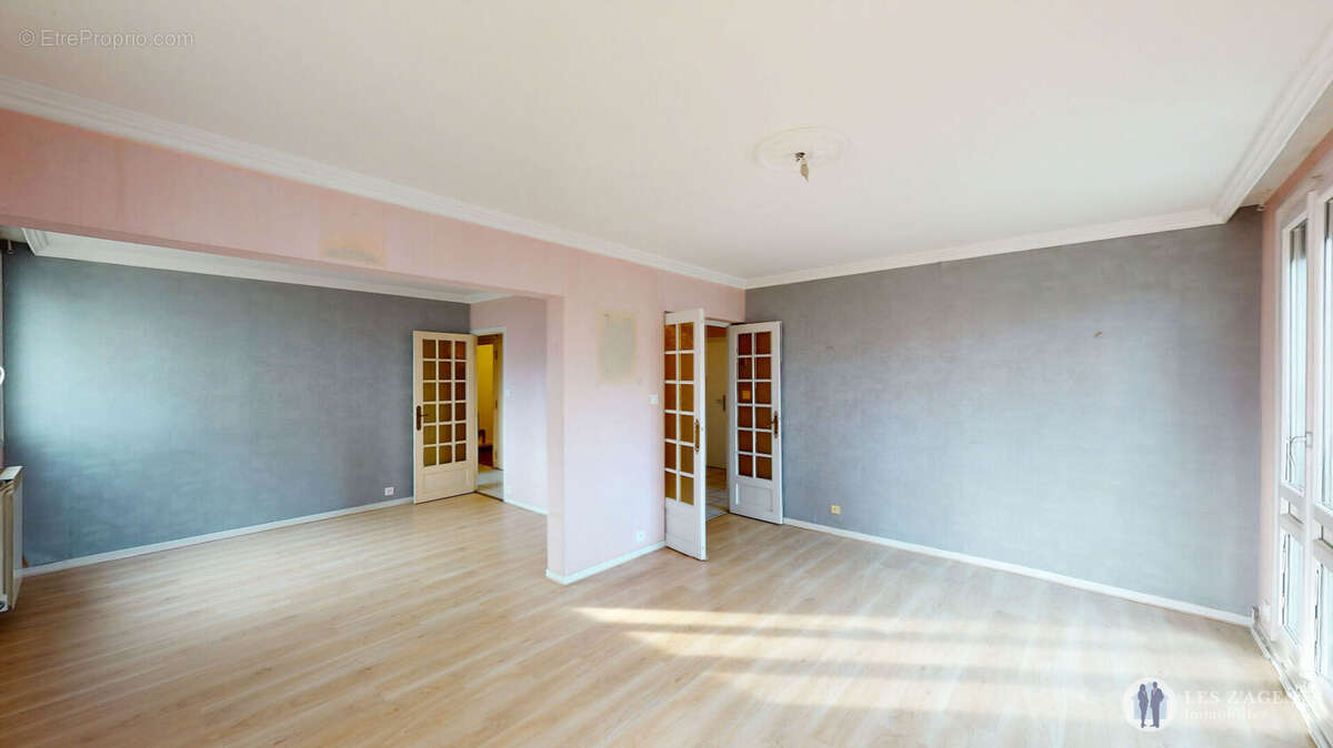 Appartement à SAINT-MARTIN-D'HERES