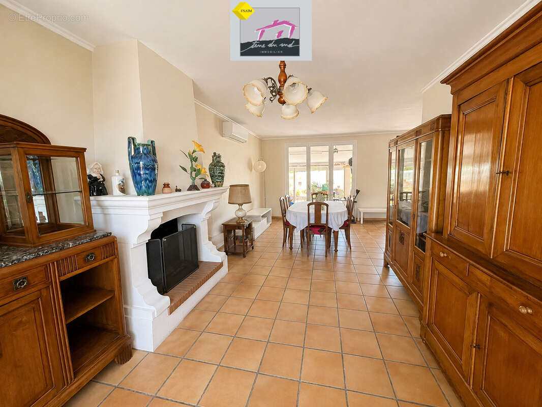 Maison de plain-pied de 139 m2 avec piscine sur une parcelle constructible de 2 710 m2 - photo 3
