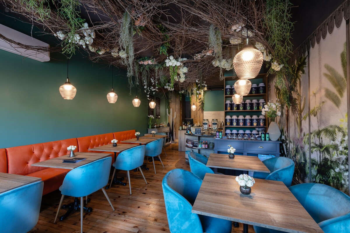 Commerce à VAISON-LA-ROMAINE