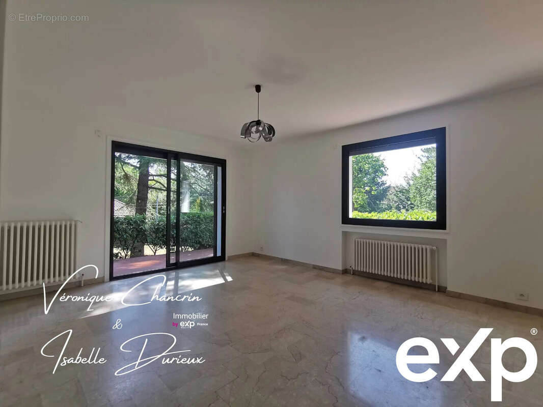 Maison à SAINT-GENIS-LAVAL