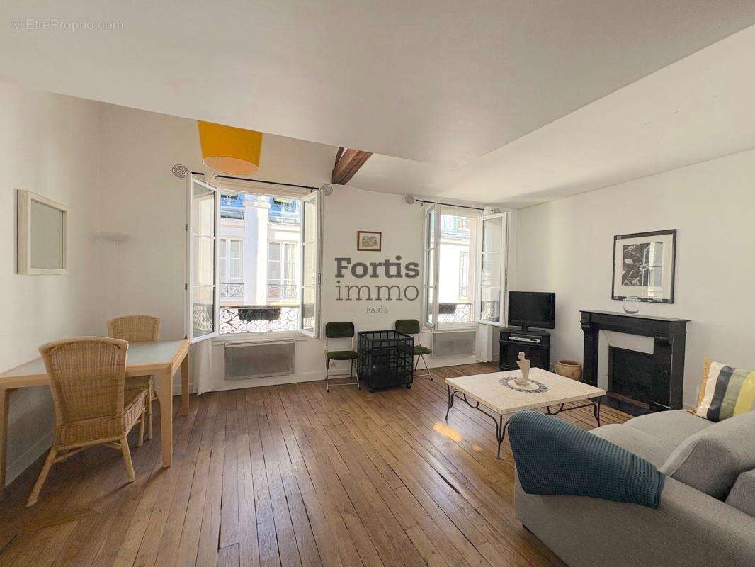 Appartement à PARIS-7E