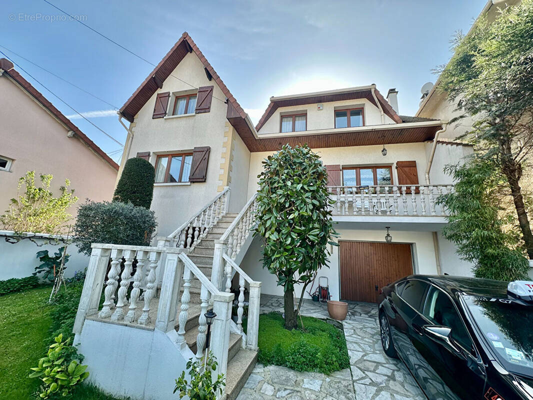 Maison à LIVRY-GARGAN