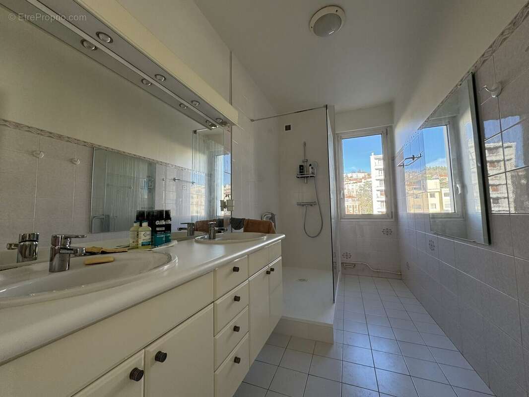 Appartement 103 m² à Saint-Etienne  - photo 8