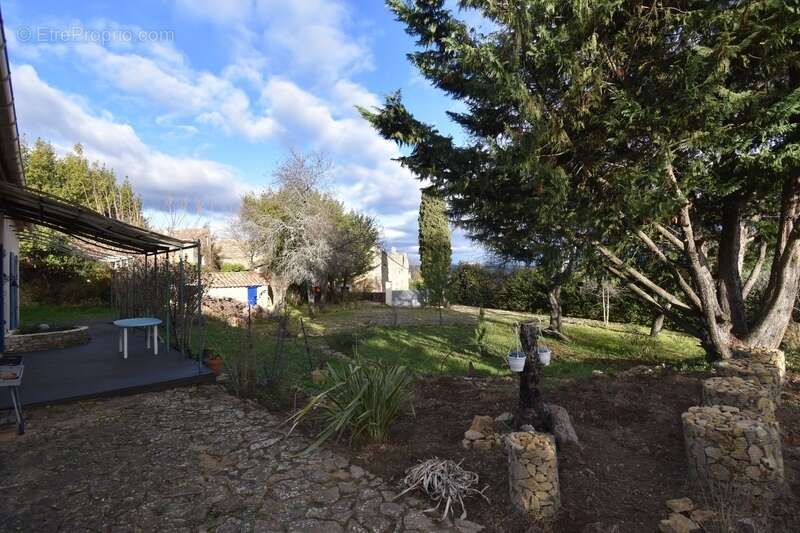 À Vendre – Gard Rhodanien -  SALAZAC Maison de Charme d'environ 200 m2 avec Piscine sur un terrain de 2079 m2 - photo 14