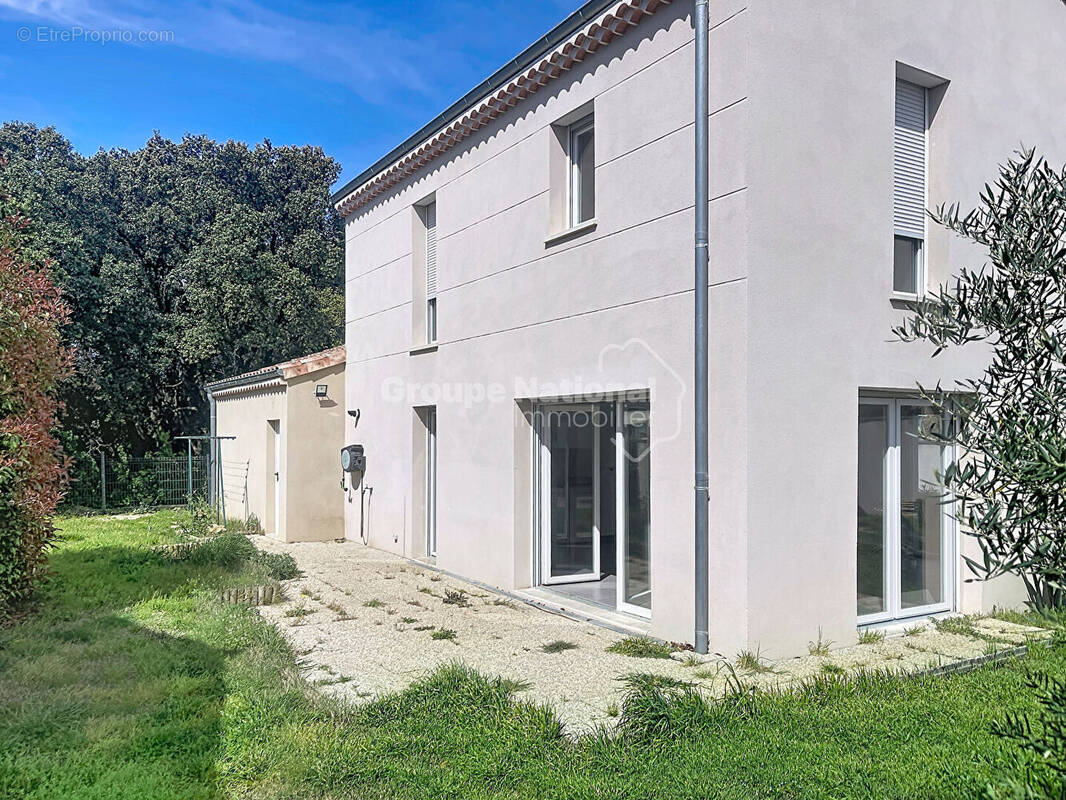Maison à COURTHEZON