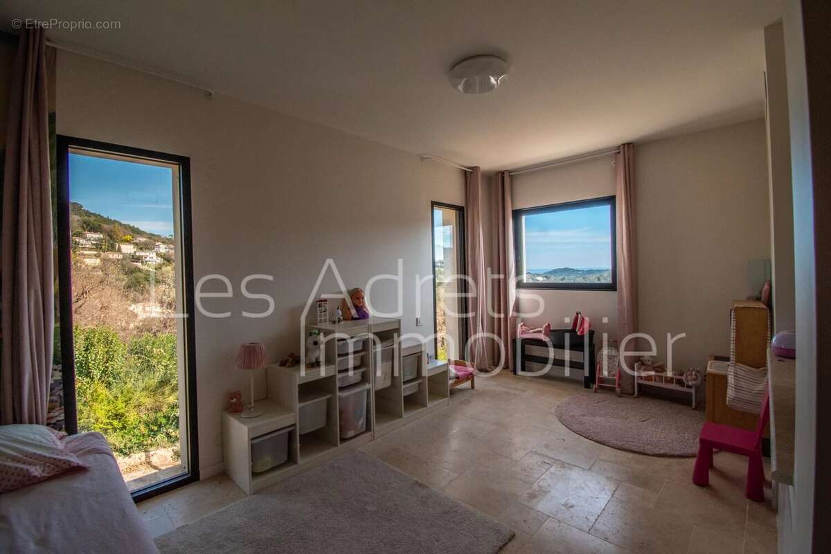 Maison à LES ADRETS-DE-L&#039;ESTEREL