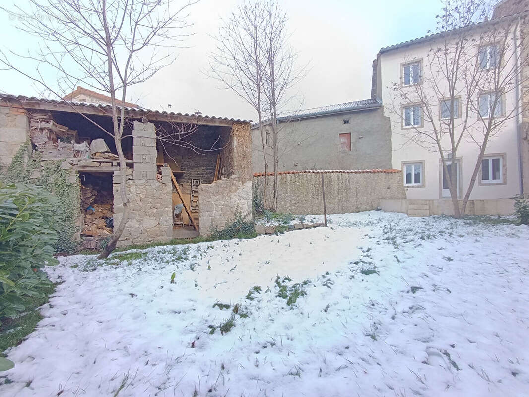 Autre à SAINT-PIERRE-DU-CHAMP