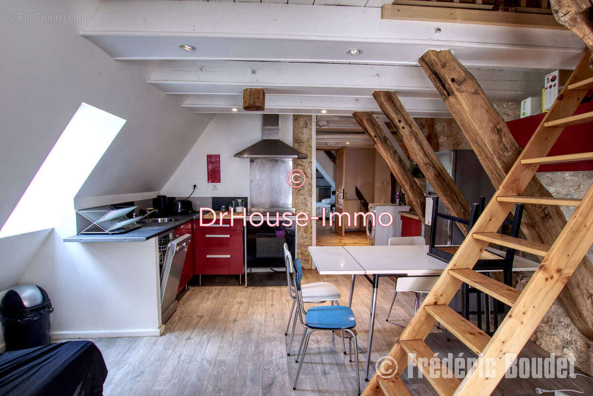 Maison à SAVIGNAC-LES-EGLISES