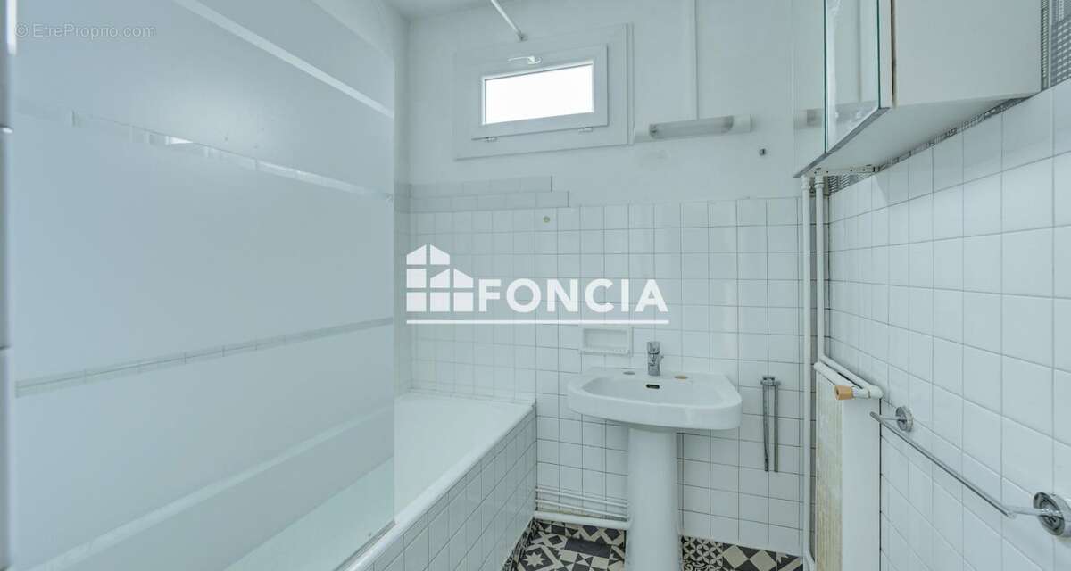 Appartement à SAINT-MAUR-DES-FOSSES