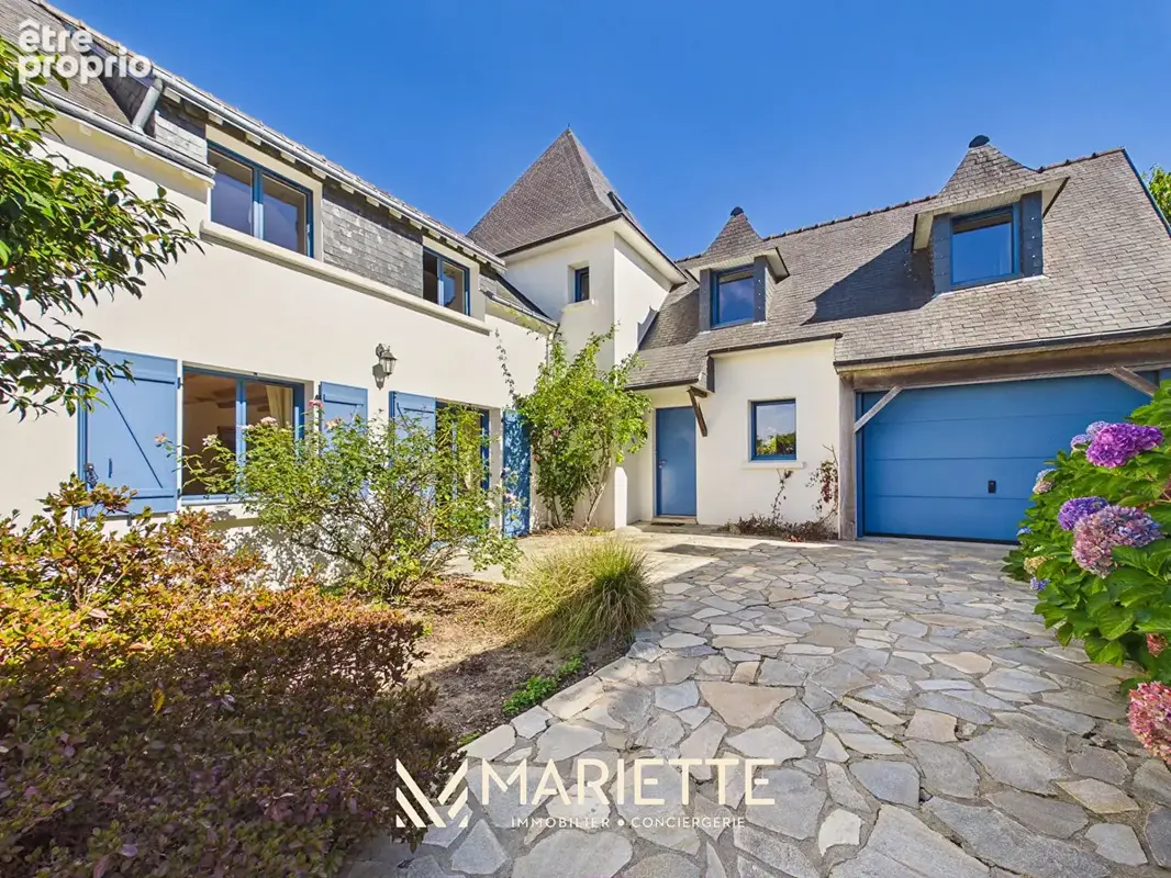 "KERBELL" Proche bourg - Maison aux beaux volumes en impasse - photo 3