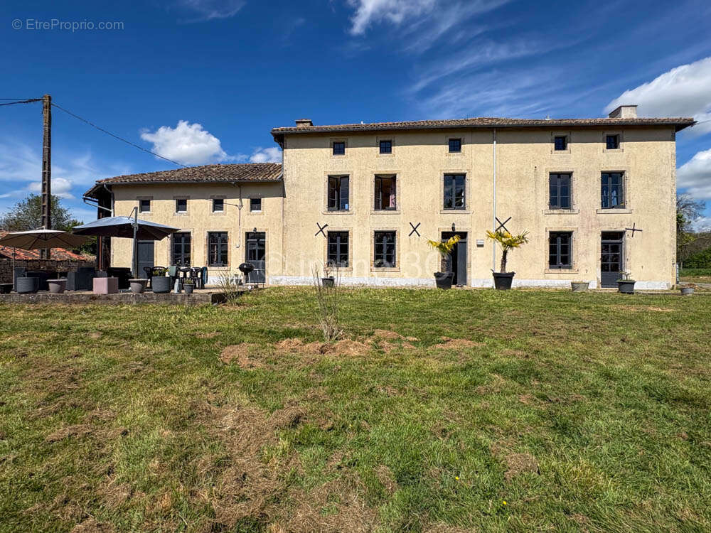 Maison à MELLE